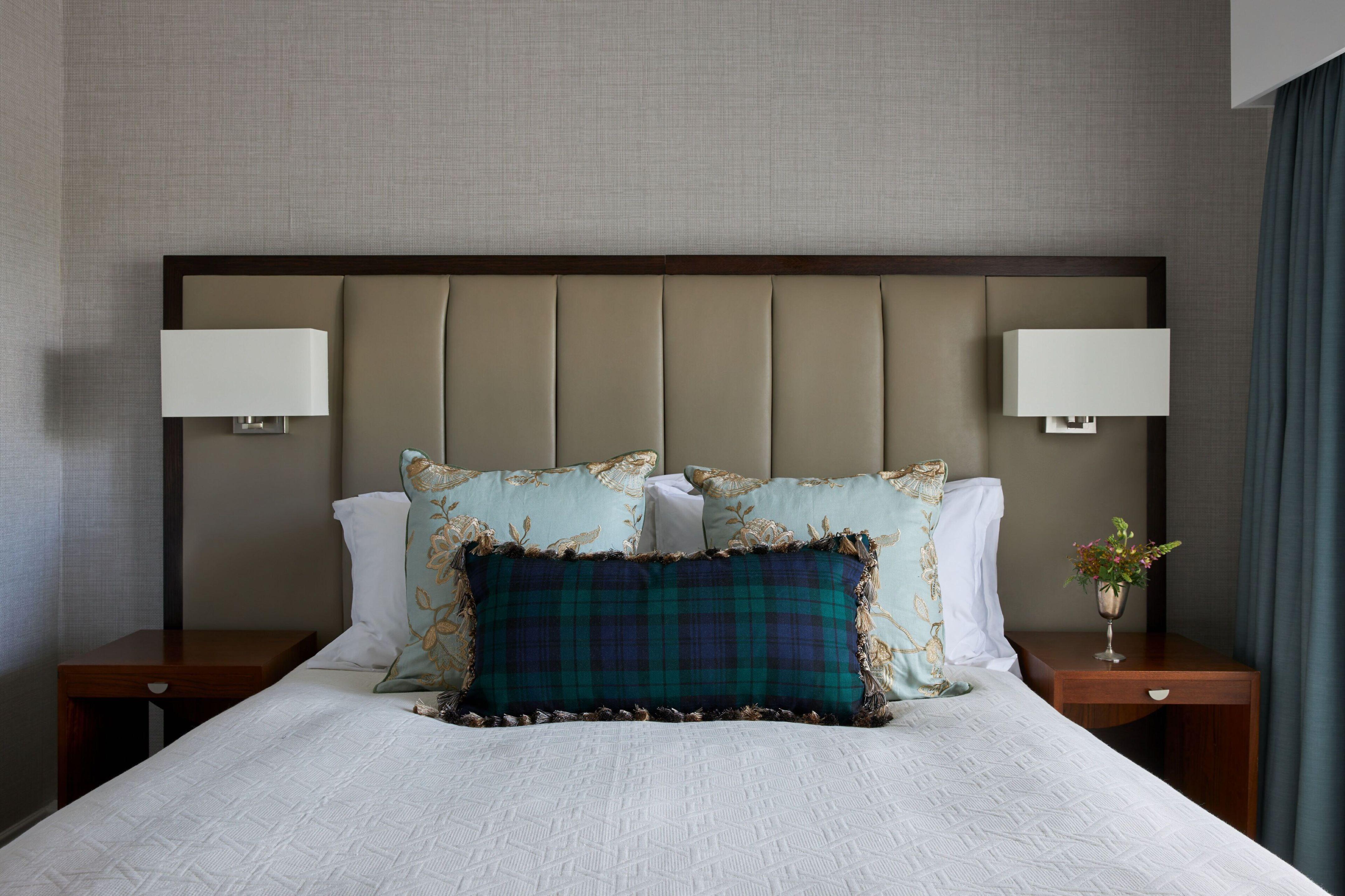 Marine Troon Hotel Luaran gambar A bed with a headboard