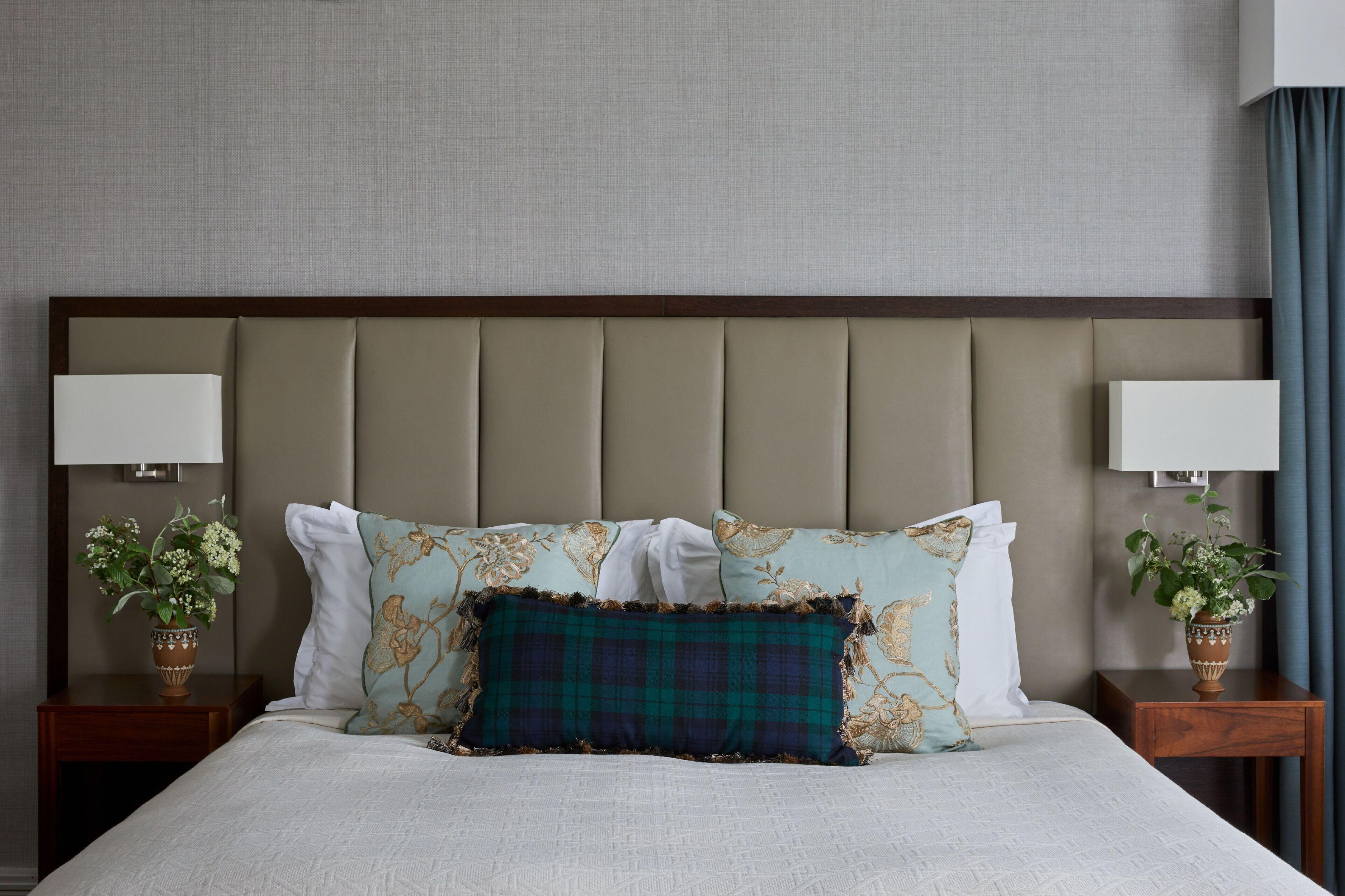 Marine Troon Hotel Luaran gambar A bed with a headboard