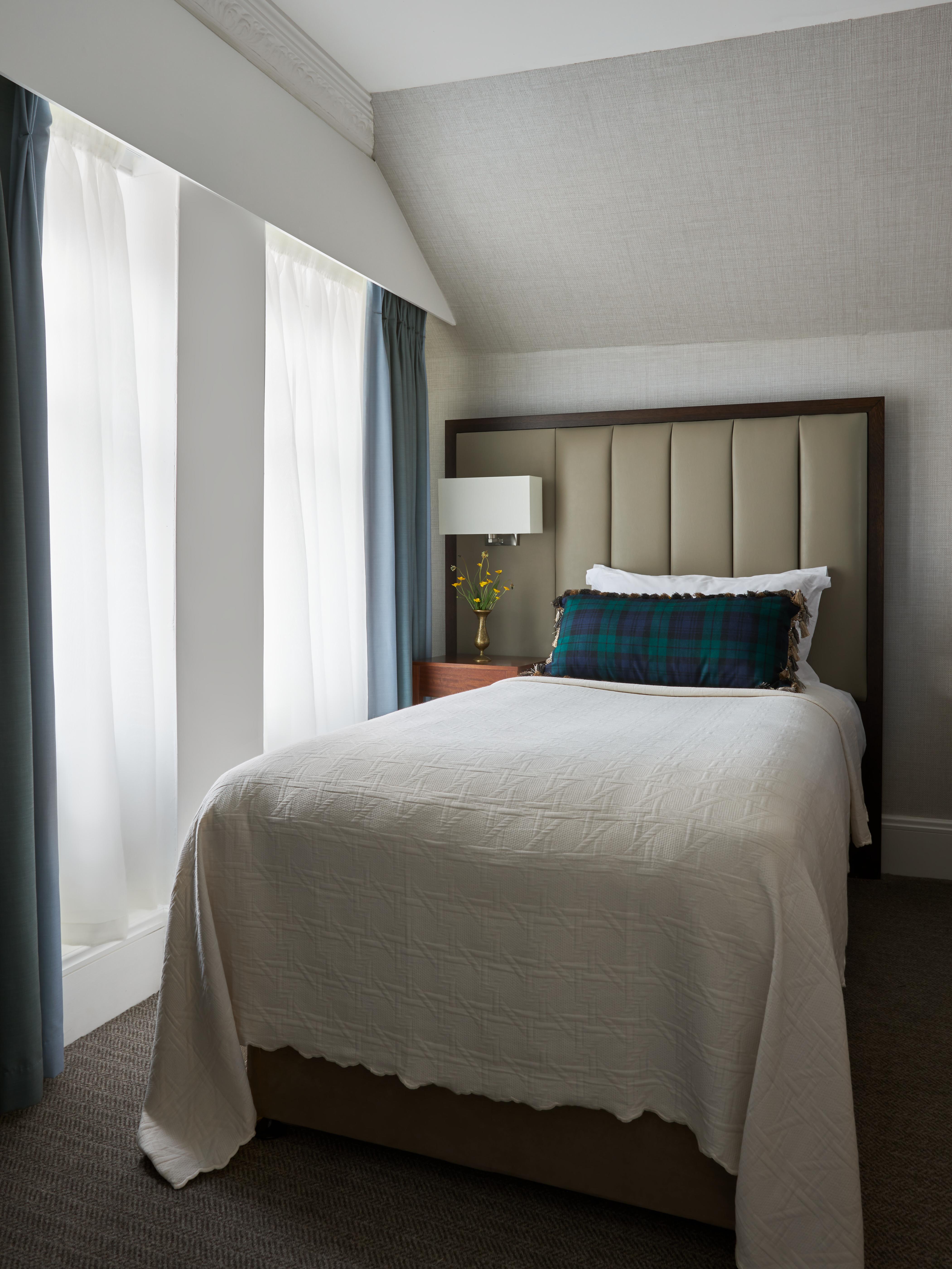Marine Troon Hotel Luaran gambar A single bed